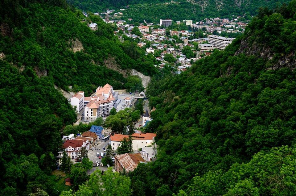 Apart-Otel Nino Borzsomi Kültér fotó