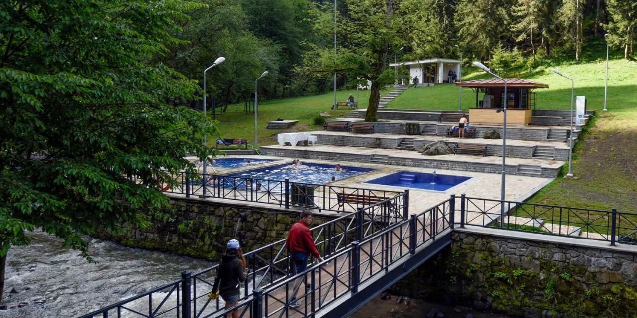 Apart-Otel Nino Borzsomi Kültér fotó